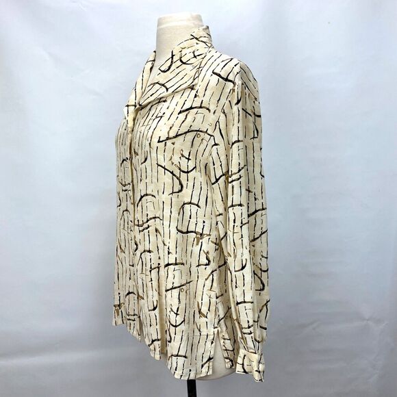 Tess Womans Silk Blouse Medium Button Front Long Sleeves Soft Art Print Career - Picture 6 of 12